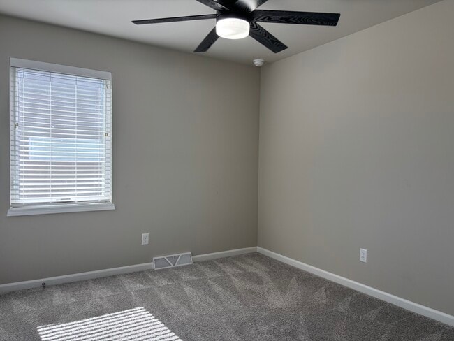 Building Photo - 620 Sugar Maple Ln