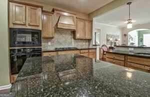 Building Photo - 232 Begonia Ct