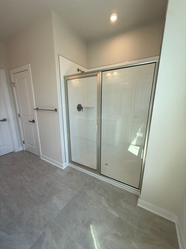 Building Photo - 14441 Albemarle Point Pl