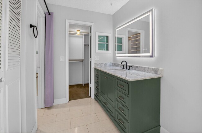 Building Photo - 2401 Del-Aire Blvd