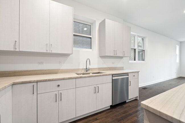 Building Photo - 1952 W Ohio St