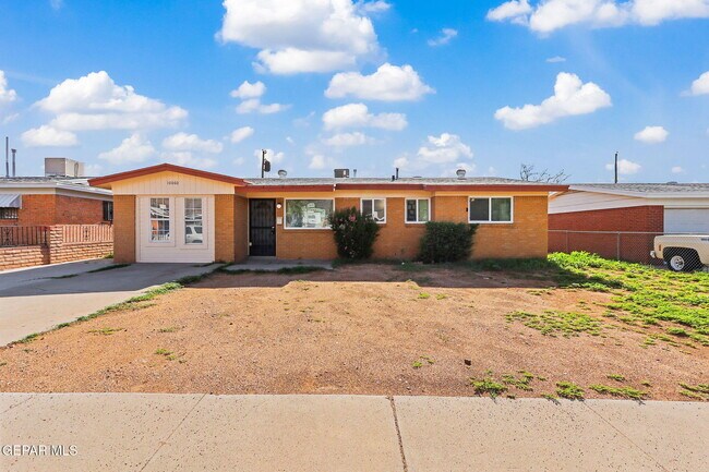 Primary Photo - 10060 Kellogg St