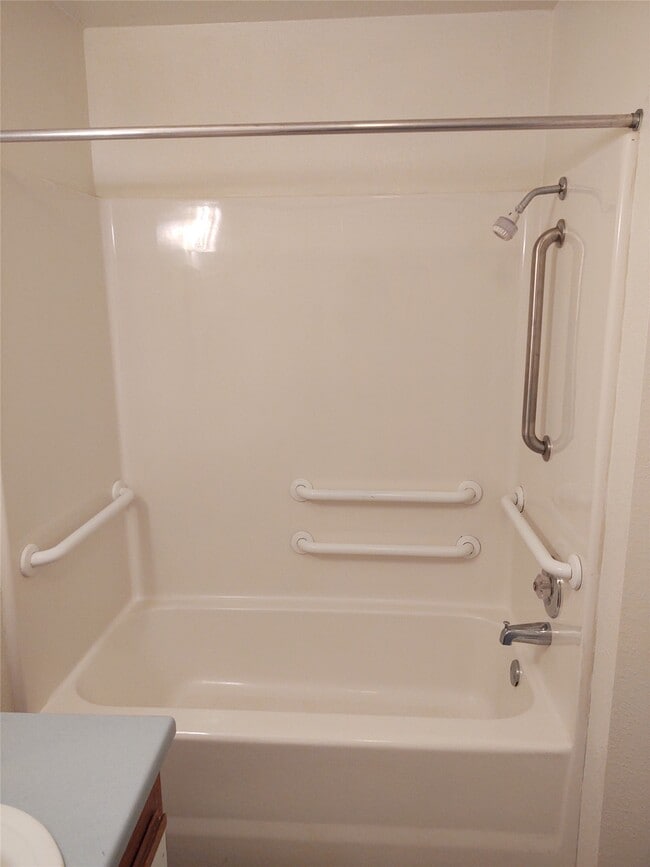 Building Photo - 716 Gardner Dr