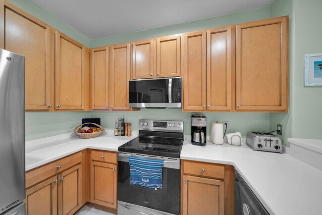 Building Photo - 13225 Silver Thorn Loop