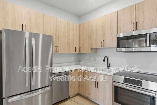 Building Photo - 1437 W Valley Dr