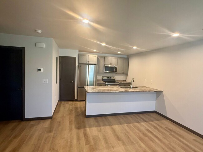 Building Photo - 111 36th Ave W