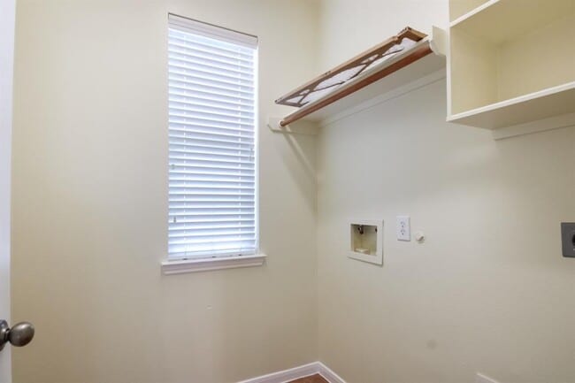 Building Photo - 6614 Surrey Meadow Ct