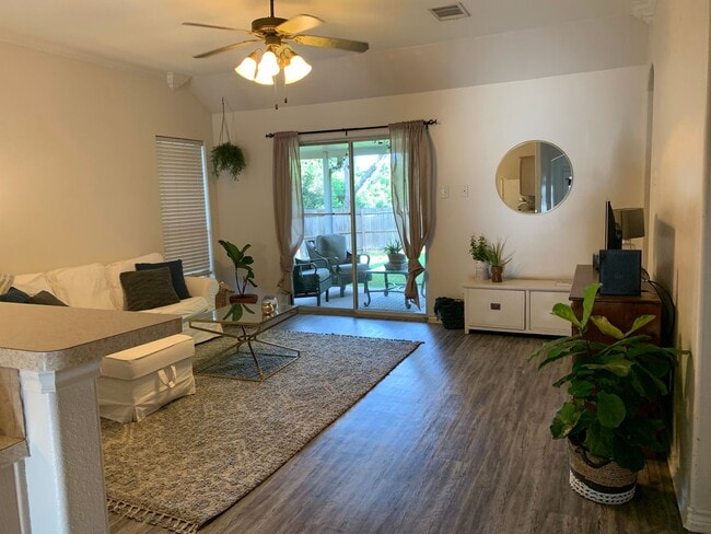 Building Photo - 3 BEDROOM, BELTON ISD