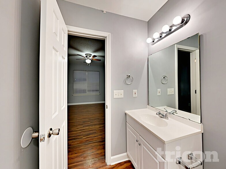 Building Photo - 109 Jaybird Ln