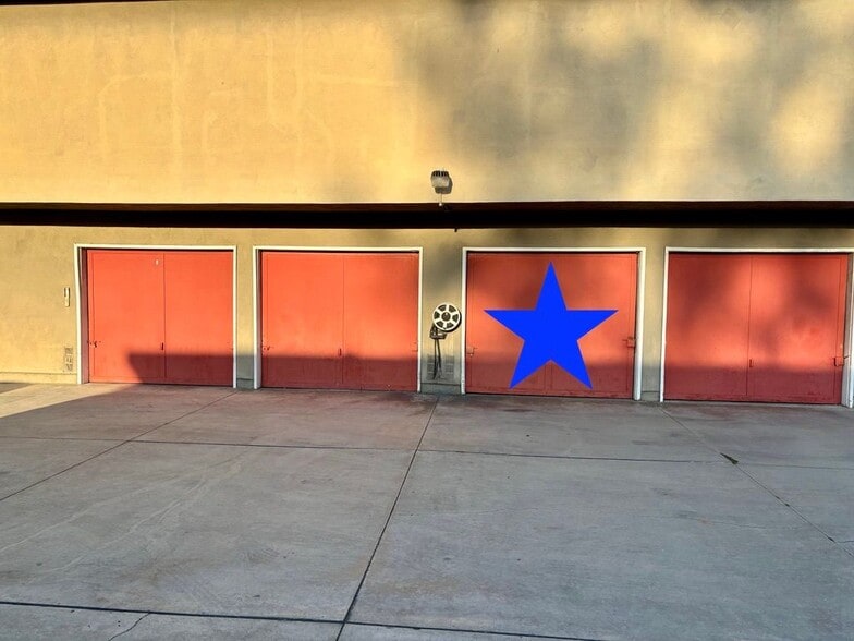 Building Photo - 16971 Hoskins, 3