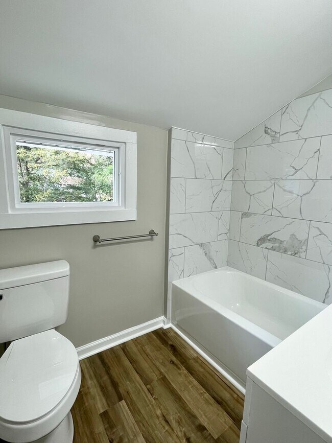 Building Photo - oliver322