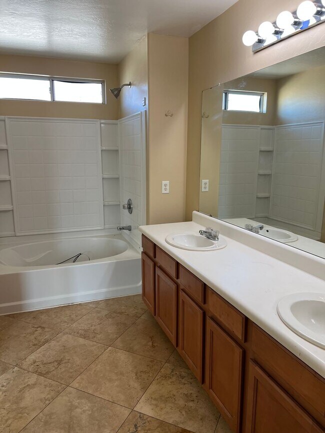 Building Photo - Gilbert rental