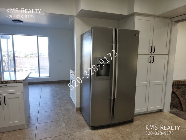 Building Photo - 500 E Eden Pl