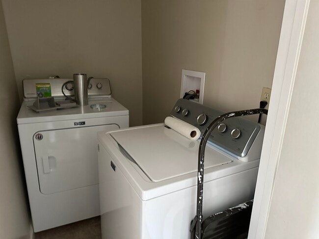 Building Photo - 6 Mark St