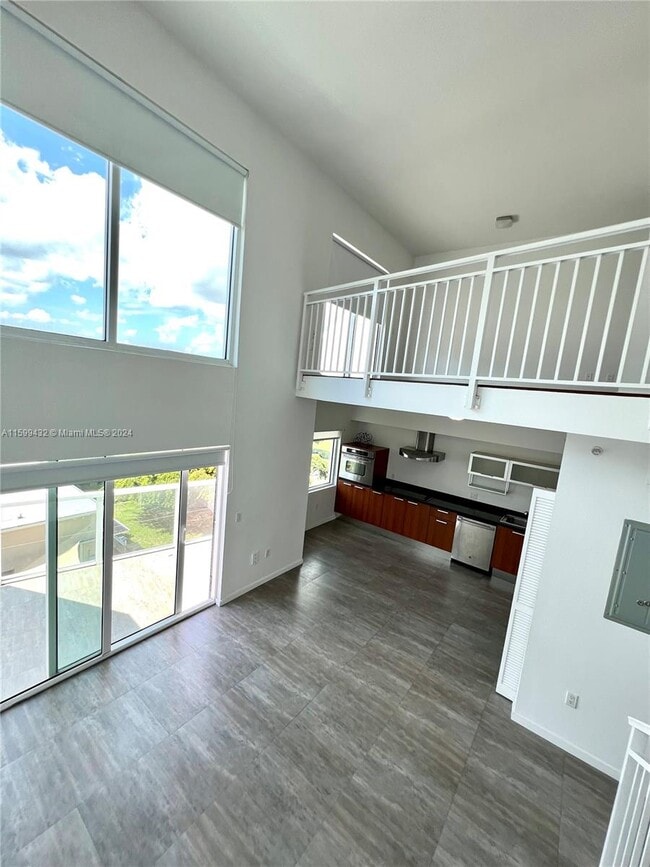 Building Photo - 1650 Brickell Ave