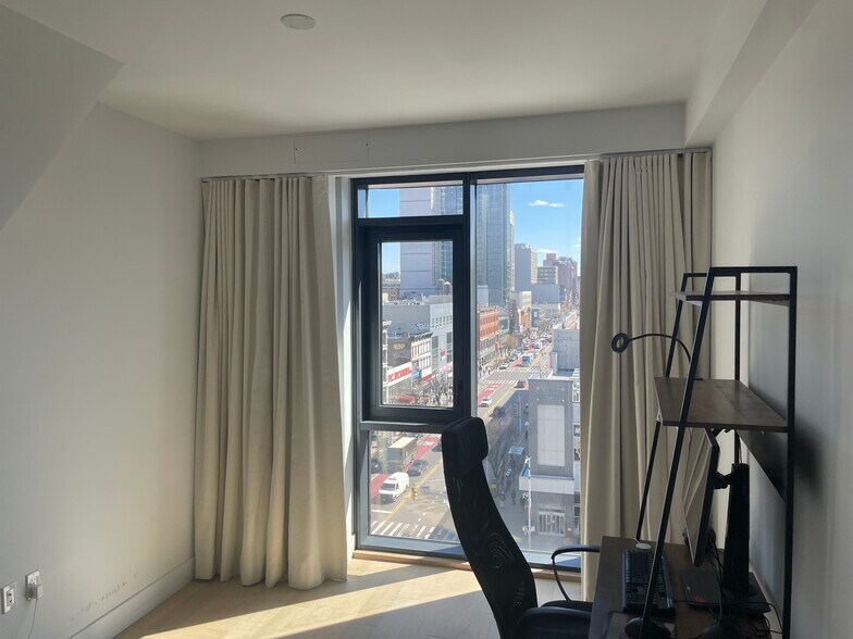 Building Photo - 11 Hancock Pl