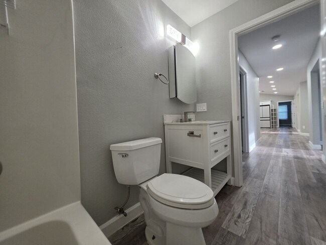 Building Photo - 1682 Village Pkwy