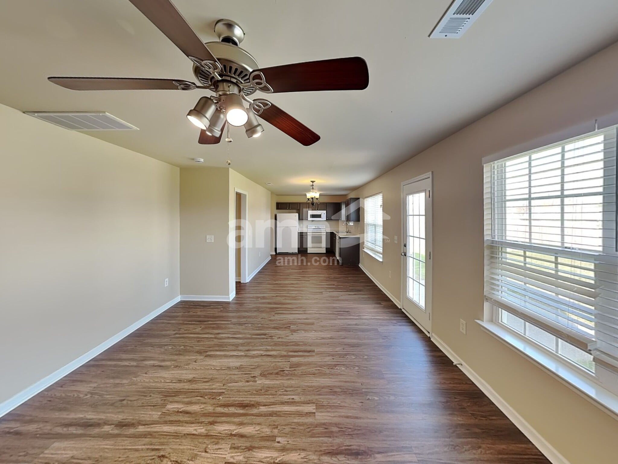 Building Photo - 1041 Vanguard Dr