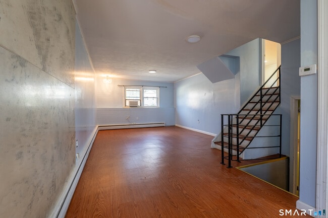 Building Photo - 115 Hilldale Rd