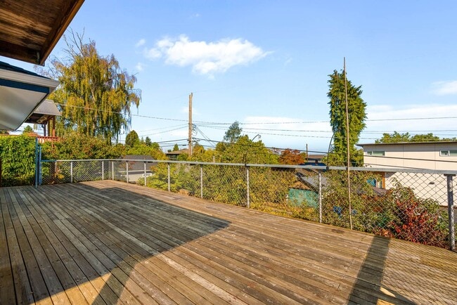 Building Photo - 4032 37th Ave SW