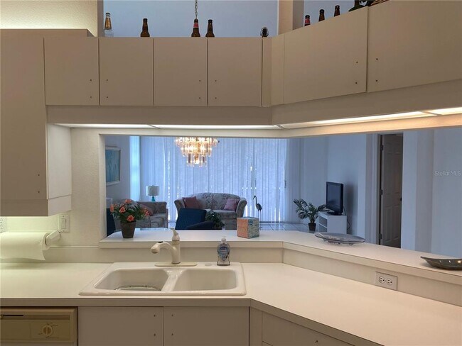 Building Photo - 7739 Whitebridge Glen