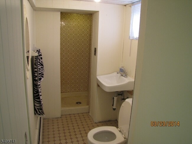 Building Photo - 298 Luddington Ave