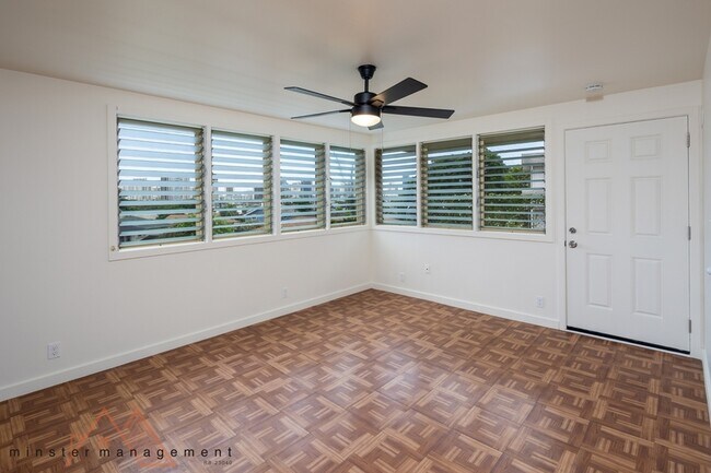 Building Photo - 2133 Metcalf St