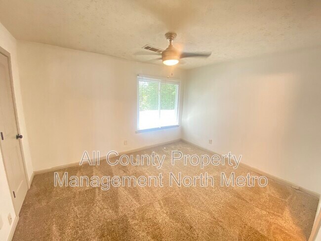 Building Photo - 1587 Springleaf Point SE