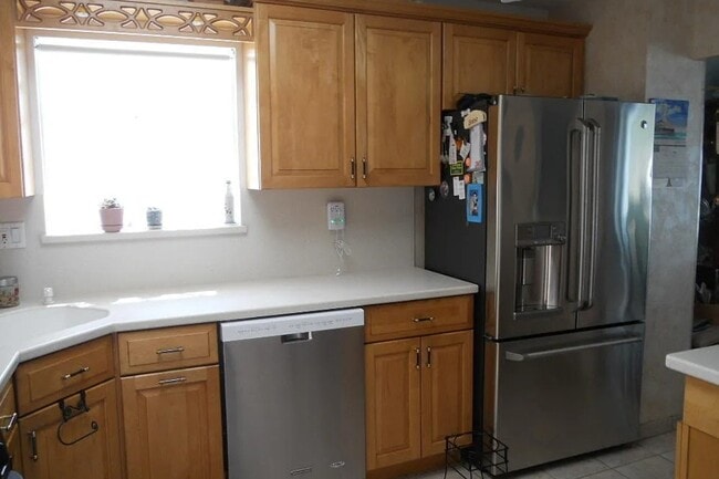 Building Photo - 19 Berglund Ave