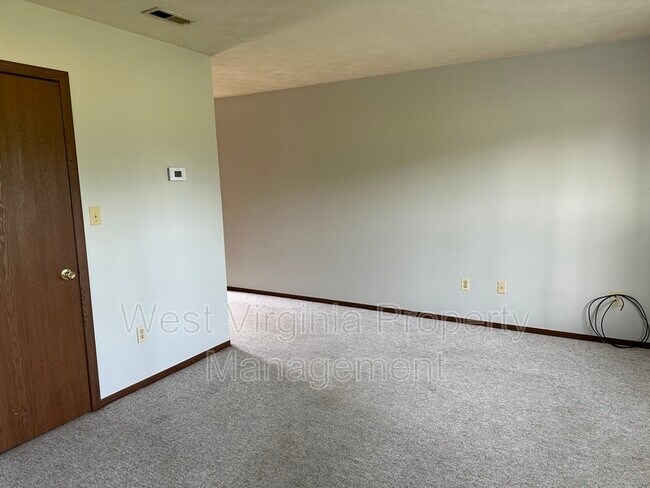 Building Photo - 82 Beagle Club Rd