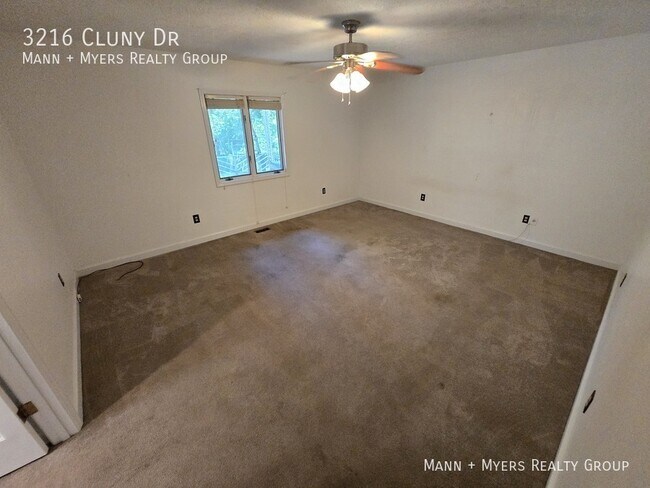 Building Photo - 3216 Cluny Dr