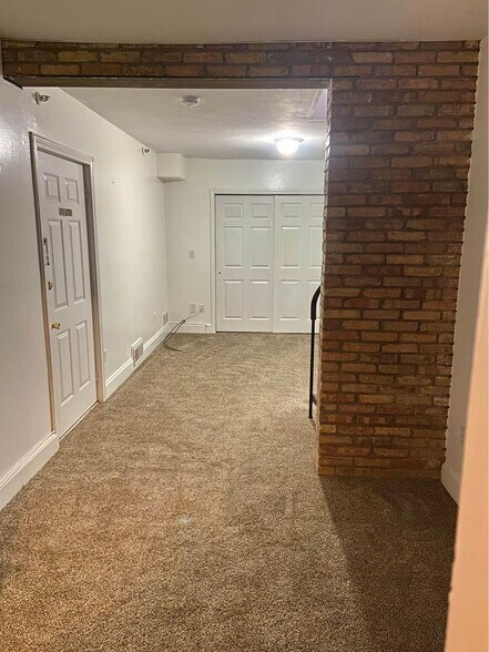 Building Photo - 157 Dewitt St