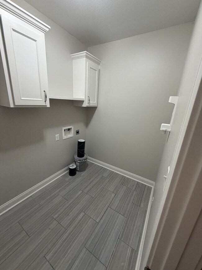 Building Photo - Home in Hahira