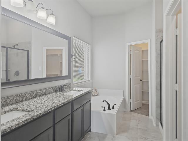 Building Photo - 3401 Rosewood Ln