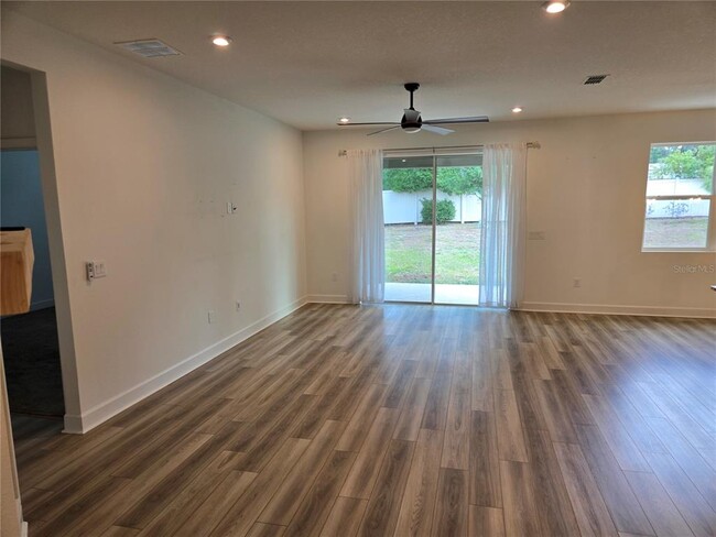 Building Photo - 899 Asterfield Ln