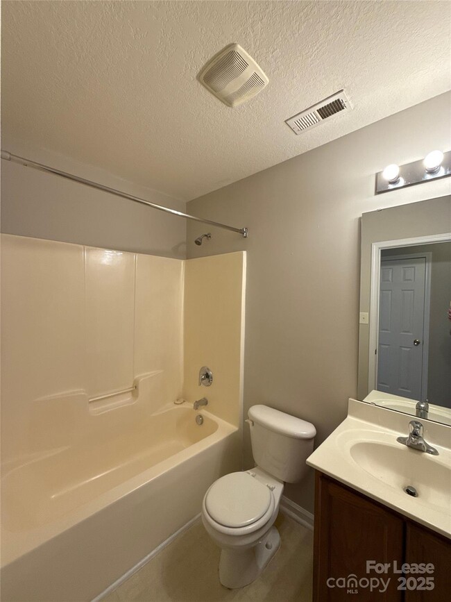 Building Photo - 1323 Winding Branch Ct