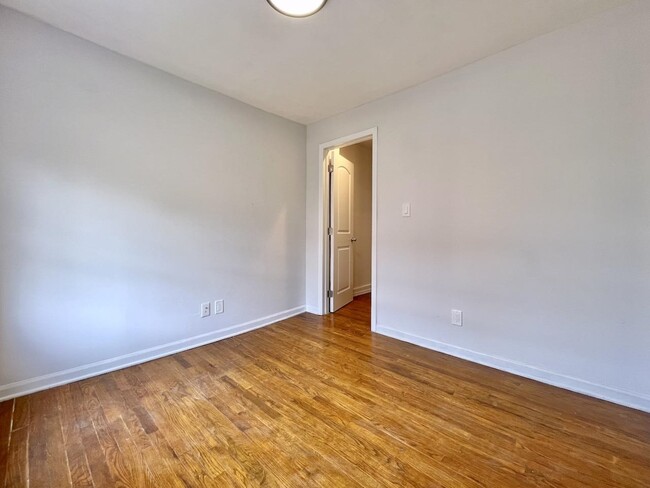 Building Photo - 311 5th St