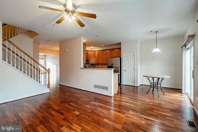 Building Photo - 143 Birchwood Dr