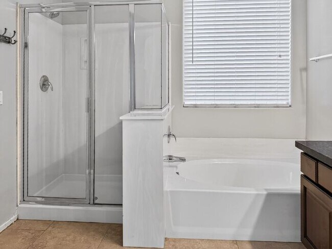 Building Photo - Single level, 4 bed 2 bath in Gilbert