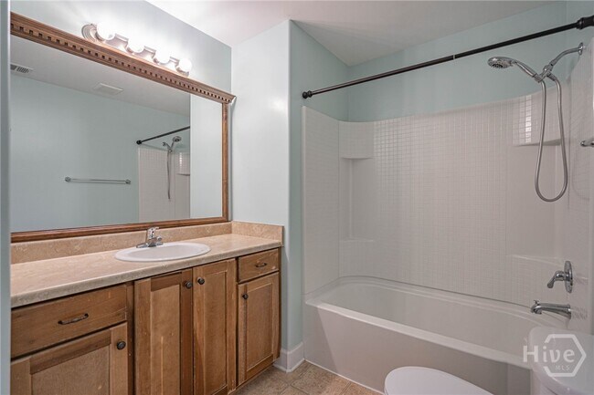 Building Photo - 100 Springcreek Ln