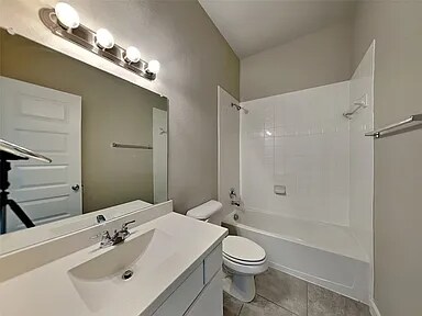 Building Photo - 2147 Clear Br Wy