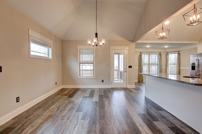 Building Photo - Sharp 3bed 2 ba.  upgrades throughout.