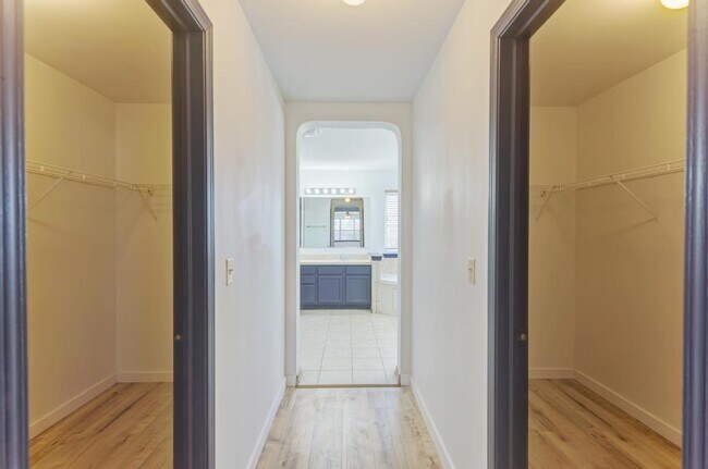 Building Photo - 5610 Heartland Ct