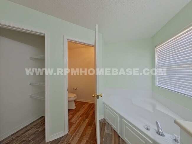 Building Photo - 5103 Terra Lake Cir