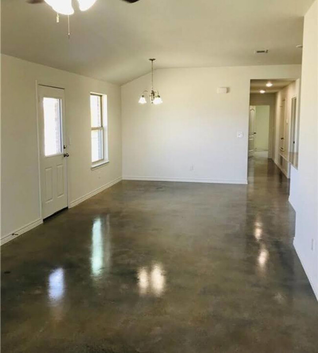 Building Photo - Killeen Duplex