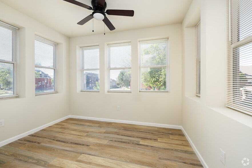 3BR, 2BA - 1,500SF - Sun Room - 5909 Cates Ave