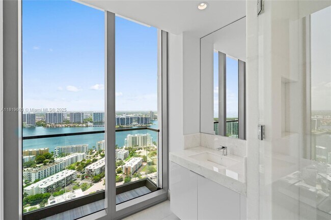 Building Photo - 17975 Collins Ave