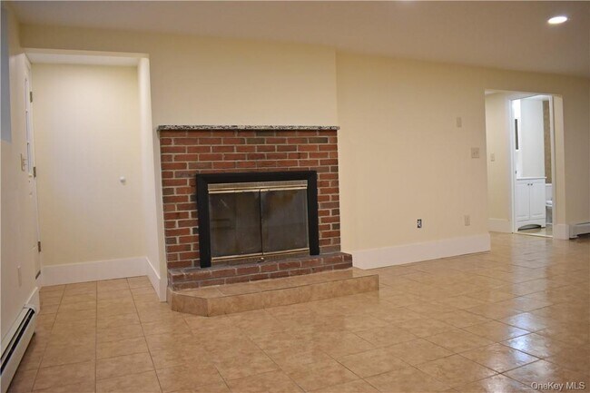 Building Photo - 33 E Vacation Dr