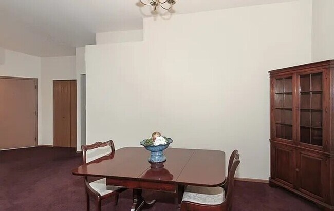 Building Photo - 1732 Chesapeake Ln