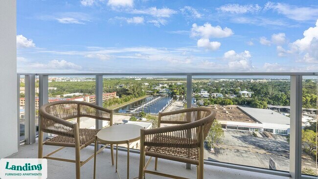 Building Photo - 1950 Mayfair St